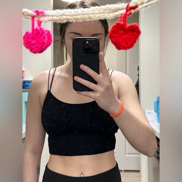 LOT (6) cropped tank tops, all size SMALL - Picture 3 of 8